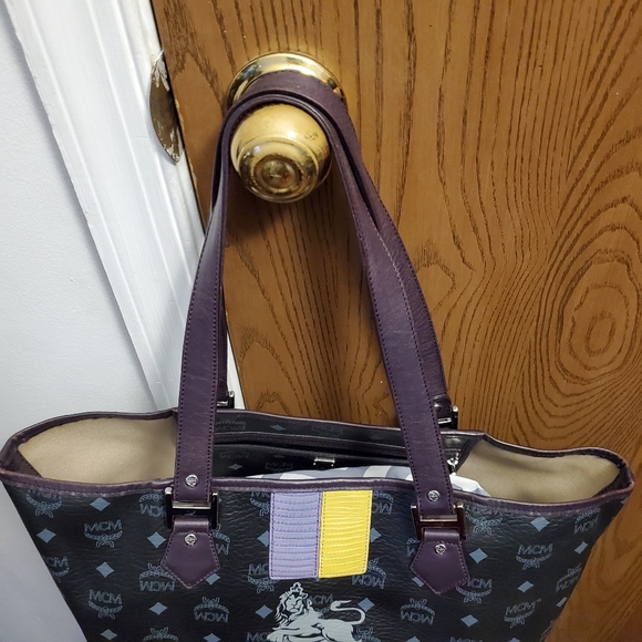 ❌SOLD❌ Mcm tote - Picture 2 of 6